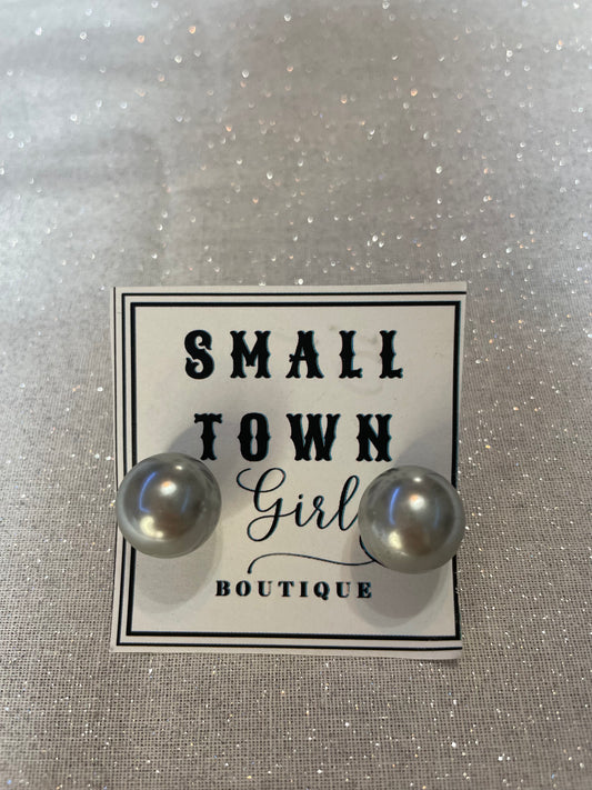 Pearl Studs